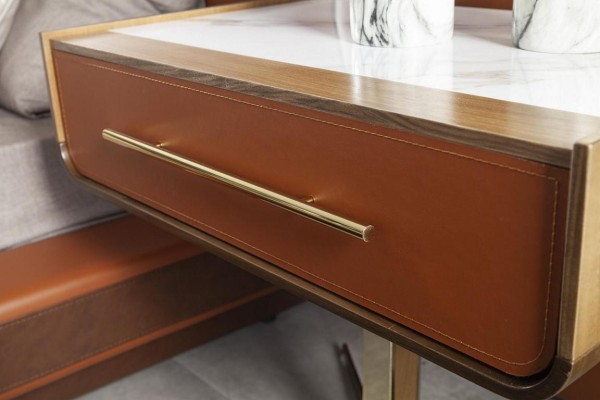 Набор для спальни в стиле люкс оранжевого терракотового цвета: кровать, комод, тумбочка, 4 предмета.