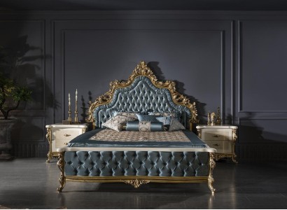 Классический набор для спальни "Chesterfield" с кроватью голубого цвета и 2 прикроватные тумбы, золотистые, 3 предмета.
