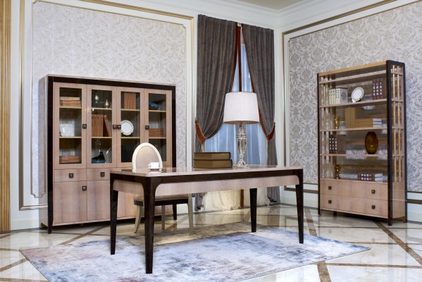 Набор офисной мебели: письменный стол, стол для компьютера, шкаф, полка, комплект из 4 предметов.