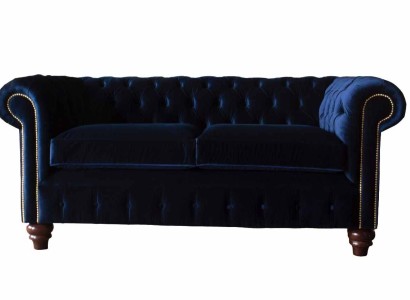 Синий диван Chesterfield в английском классическом стиле, длиной 230 см.