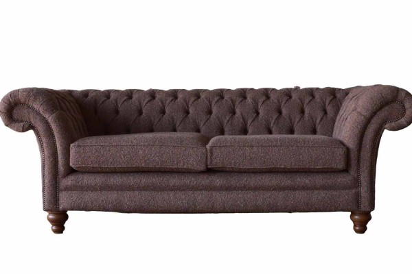 Большой диван Chesterfield, английский классический стиль, длиной 230 см, 3-местный.