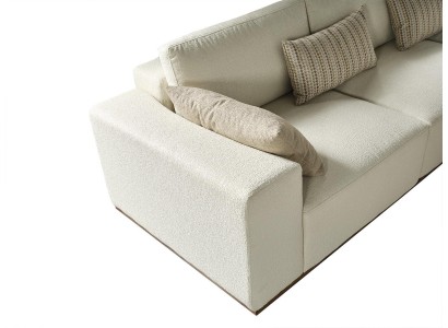 Набор мебели для рабочего кабинета: письменный стол, журнальный столик, комод. Мебель класса люкс.