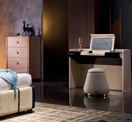 Дизайн спальни 5-частый комплект мебели: кровать, прикроватная тумбочка.