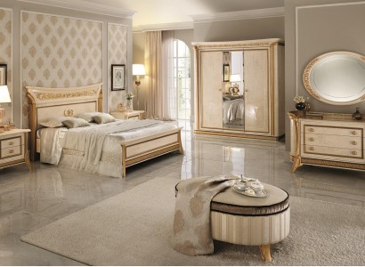 Schlafzimmer Set Design Bett 2x Nachttisch Kommode Hocker arredoclassic 7tlg. Спальный гарнитур дизайн кровать 2х прикроватный столик комод табурет arredoclassic 7 предм.