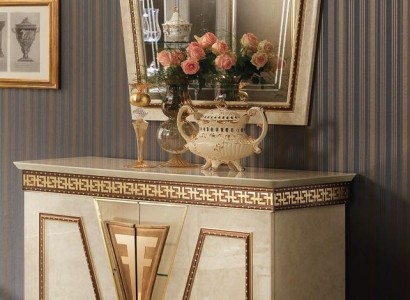 Классический античный барокко стиль комод с ящиками из дерева.