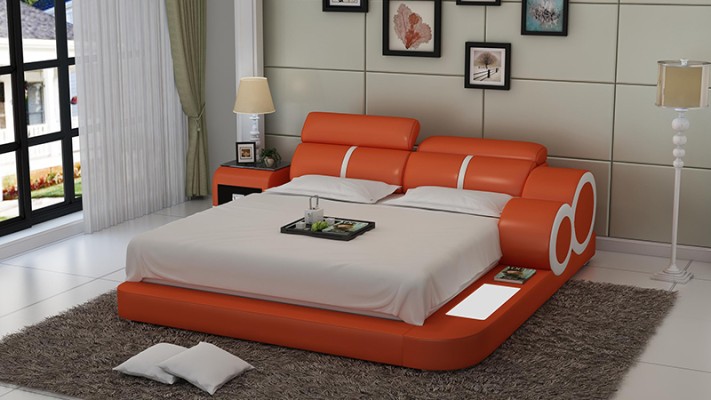 Дизайнерская кровать XXL Big Bed из кожи для гостиницы с полкой и USB, размером 160x200 см.
