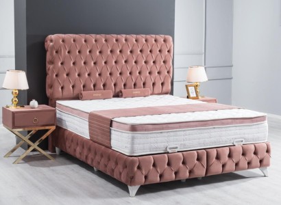 Boxspring Розовая кровать Честерфилд с элегантным дизайном и роскошными 2х ночными тумбами - 3 предмета.