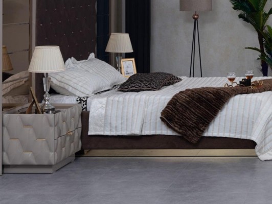 Двуспальная кровать, 2 прикроватные тумбочки, гардероб, набор мебели для спальни из 4 предметов.