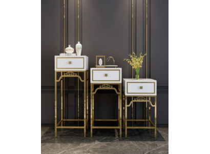 Тумба-консоль стол стойка дизайн полка - дерево с блестящей нержавеющей сталью.