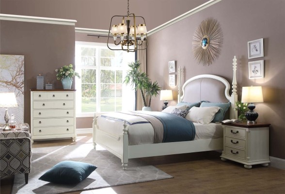 Кровать, прикроватная тумба, комод. 3-х частный набор спальни. Дизайн современный, роскошный. Кровать новая.