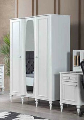 Современная элегантность: Белый комплект мебели для спальни на изящных ножках