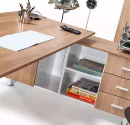 Офисная мебель: письменный стол, шкаф для документов, журнальный столик, комплект из 4 предметов.