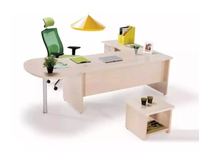 Современный набор офисной мебели с угловым письменным столом и комодом: эффективность встречается со стилем.