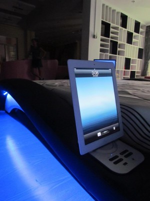 Дизайнерская кровать роскошного дизайна с цифровым USB из натуральной кожи для спальни.
