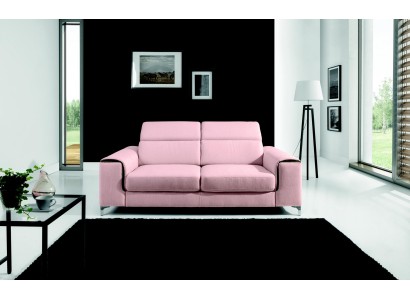 Ein respektables modernes und komfortables 2-Sitzer-Sofa in stilvoller rosa Farbe